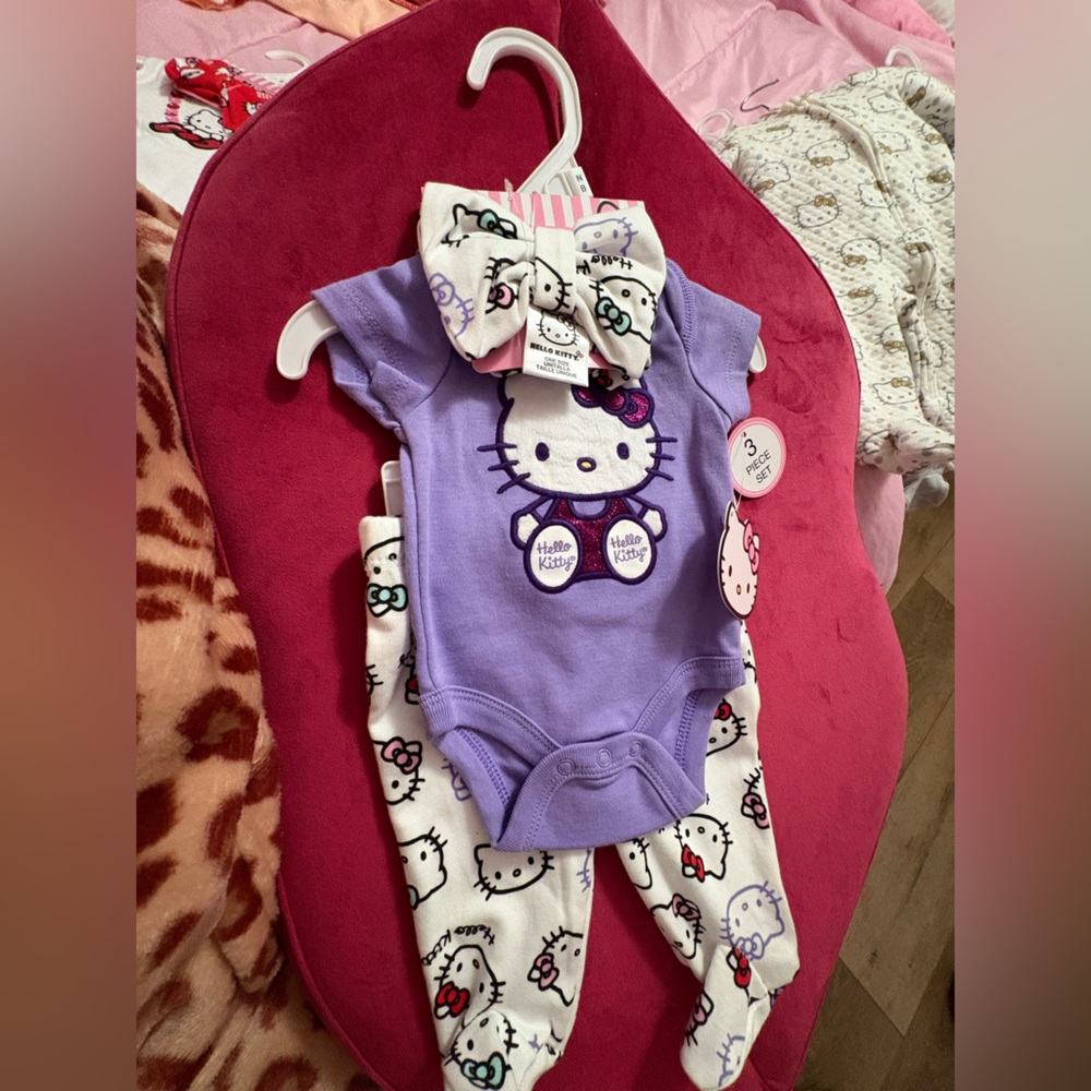 Hello Kitty Lavender Bodysuit and Headband Set